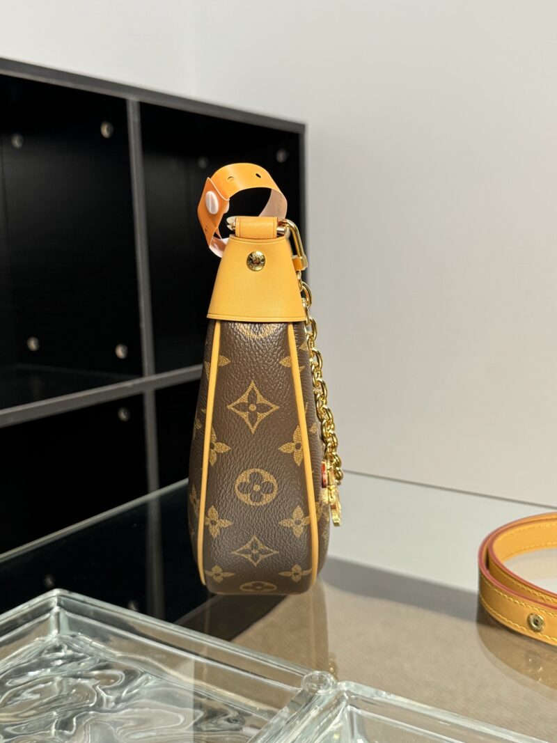 【Special MB Chip Edition Original Leather】  LOOP Handbag - Image 8